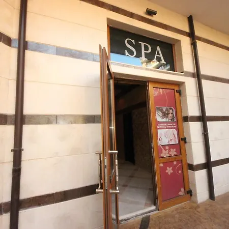 Menada In Karolina Apartamento *