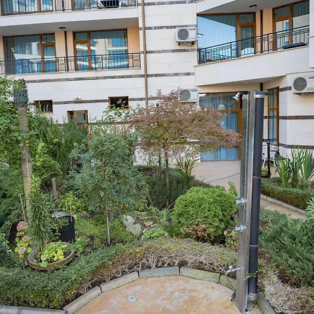 Menada In Karolina * Sunny Beach