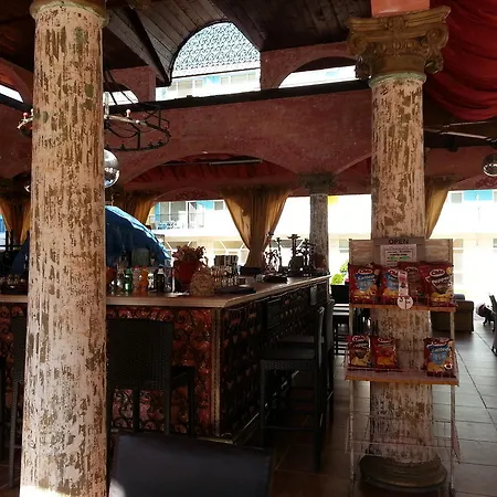Апартаменти Menada In Karolina